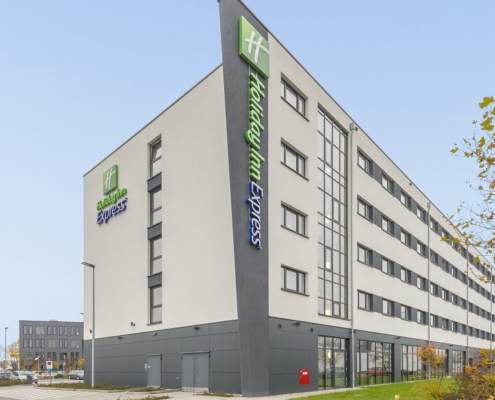 DFV KL Aussenansicht Holday Inn Express