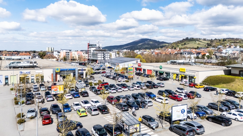 Hahn PWF 187 - Bensheim - FMZ Parkplatz Luftaufnahme des Parkplatzes des Fachmarktzentrums Bensheim