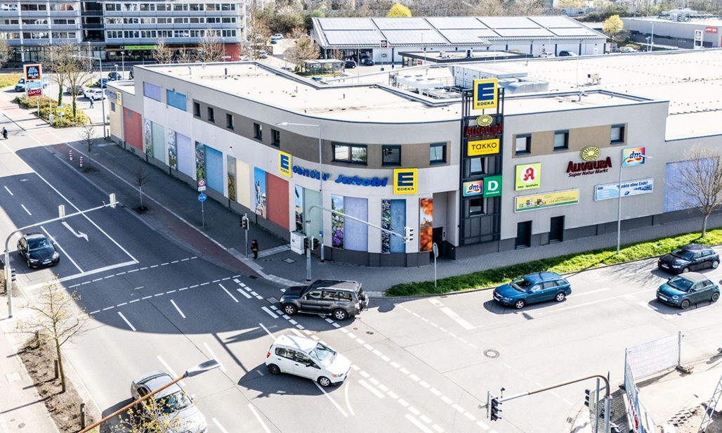 Hahn PWF 187 - Bensheim - FMZ Straßenseite Staßenansicht des Fachmarktzentrums Bensheim