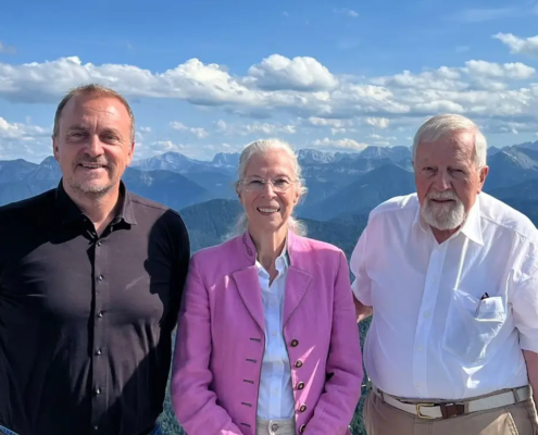 Axel Hermann wurde in den Stiftungsvorstand Berufen. Neben ihm Sabina Quandt-Frew und Oberst d. R. Dr. Horst Schöttler